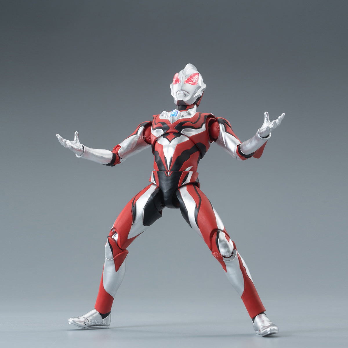 ウルトラマン 1/10 – HIPLAY