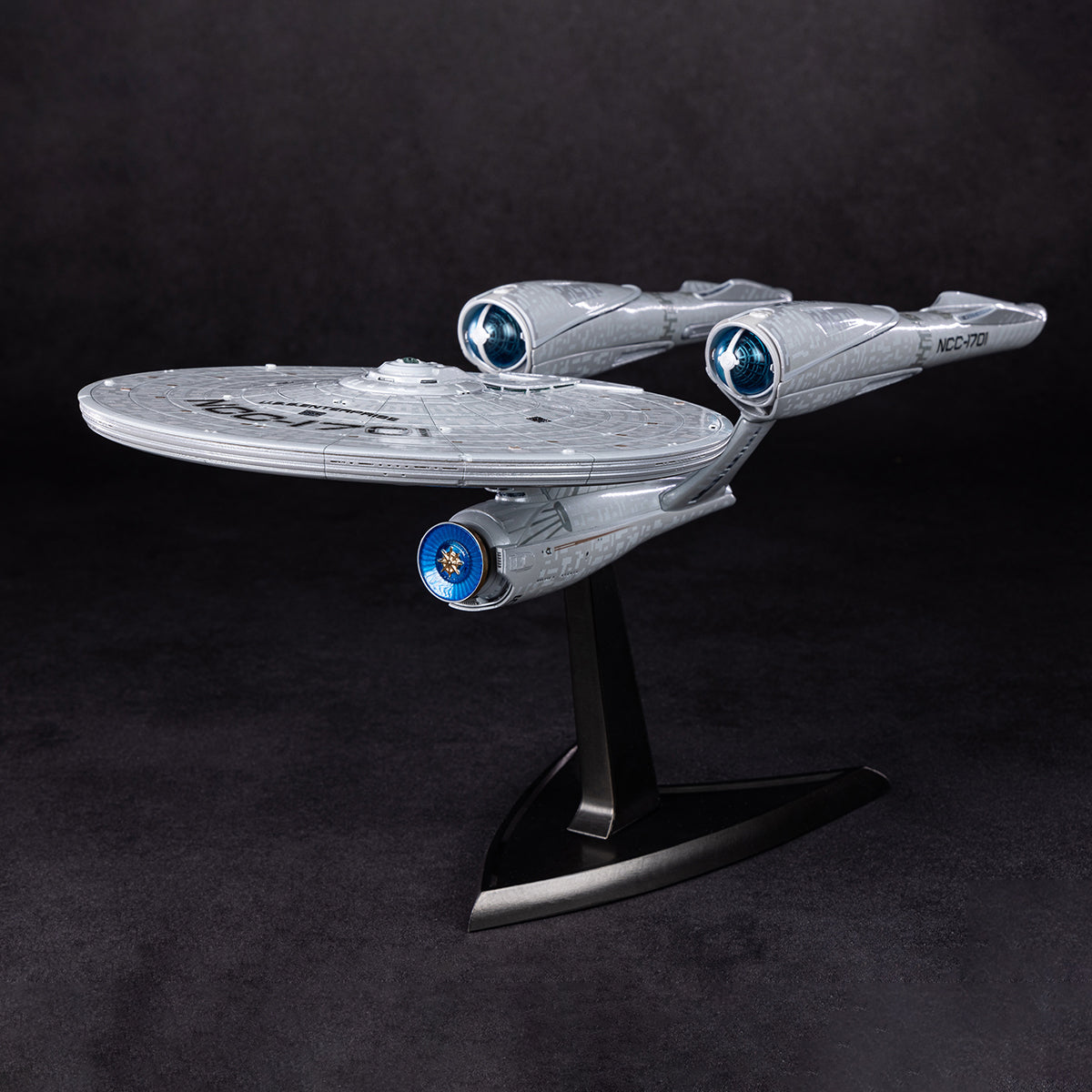 HIYA REPLICAartシリーズ スター・トレック2009 U.S.S.エンタープライズ NCC-1701 発光仕様完成品モデル 塗装済み完成品フィギュア