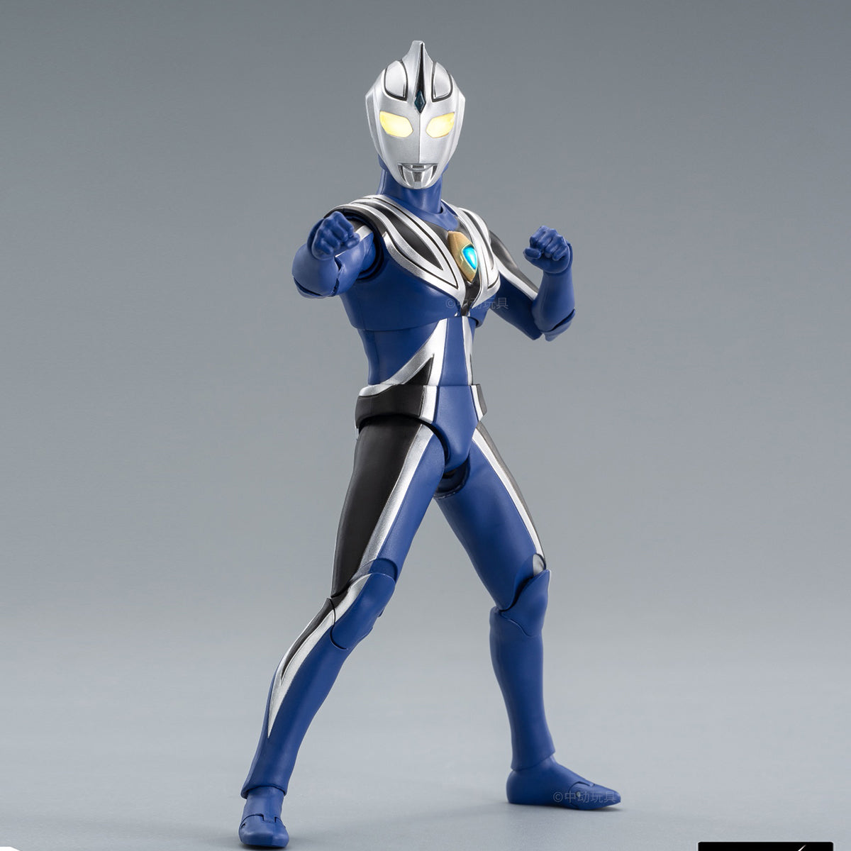 ZDTOYS ウルトラマン 1/10 – HIPLAY