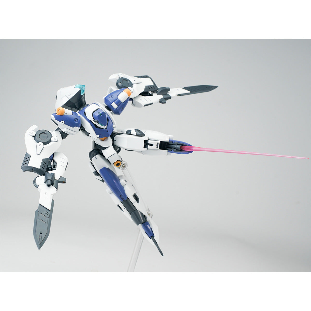 HiPlay 酋長大陸 超動騎兵 フランツ-α 色分け済みプラモデル 組み立てキット
